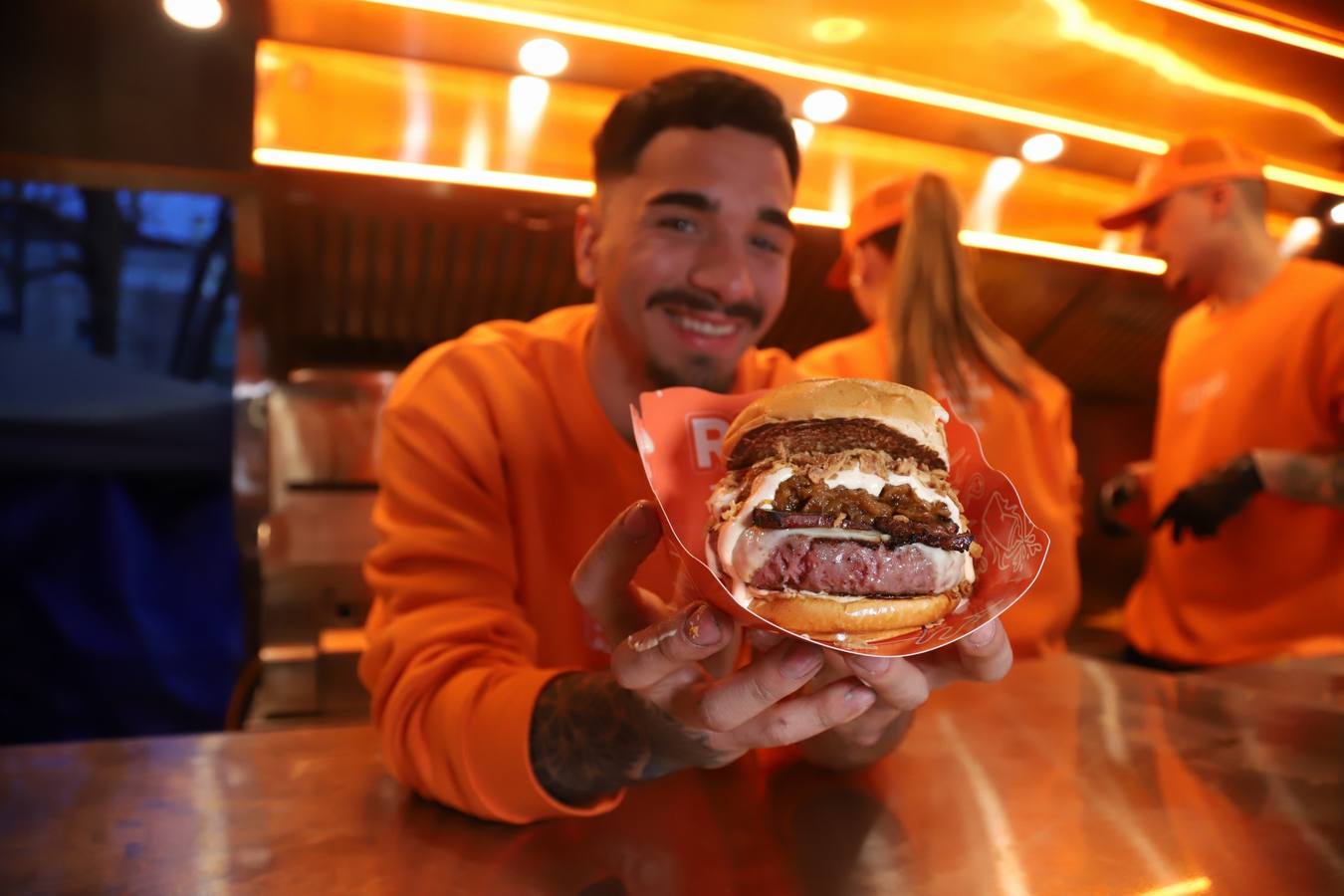 La esperada inauguración de The Champions Burger Córdoba, en imágenes