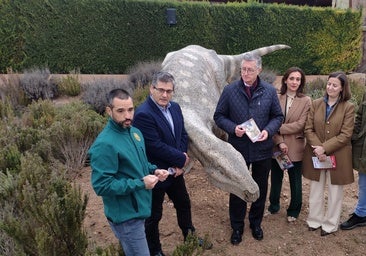 Dinópolis inicia este sábado una nueva temporada con un dinosaurio dedicado a Buñuel en su 125 aniversario