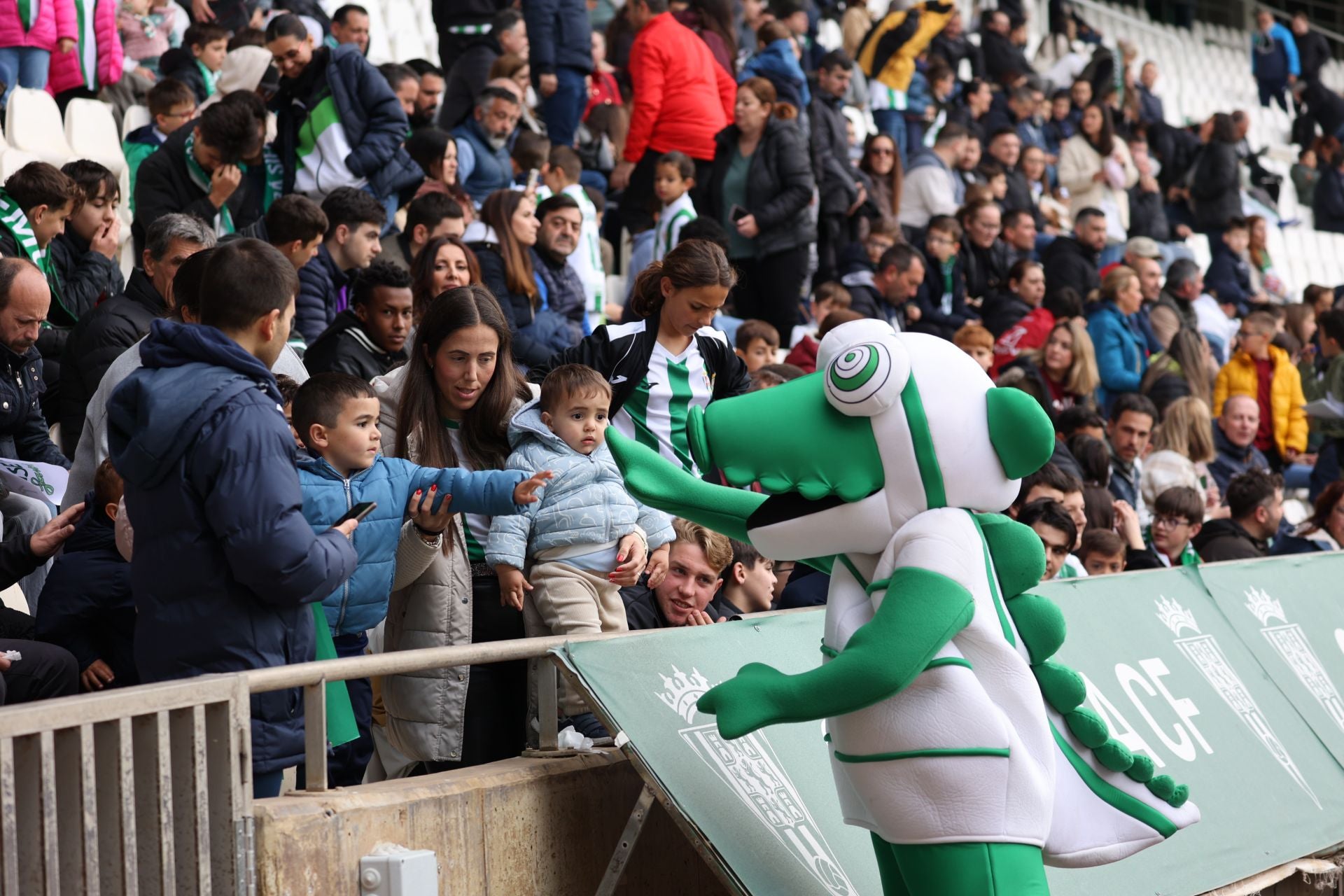 La exitosa jornada de puertas abiertas del Córdoba CF, en imágenes