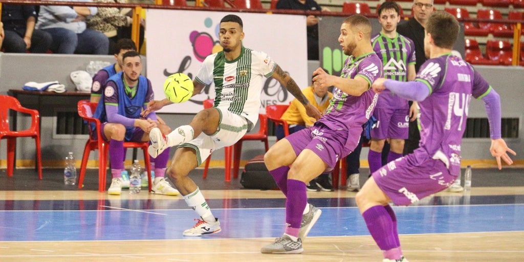 El Córdoba Patrimonio de la Humanidad sufre la pegada de Palma Futsal y prolonga su mala racha (2-5)