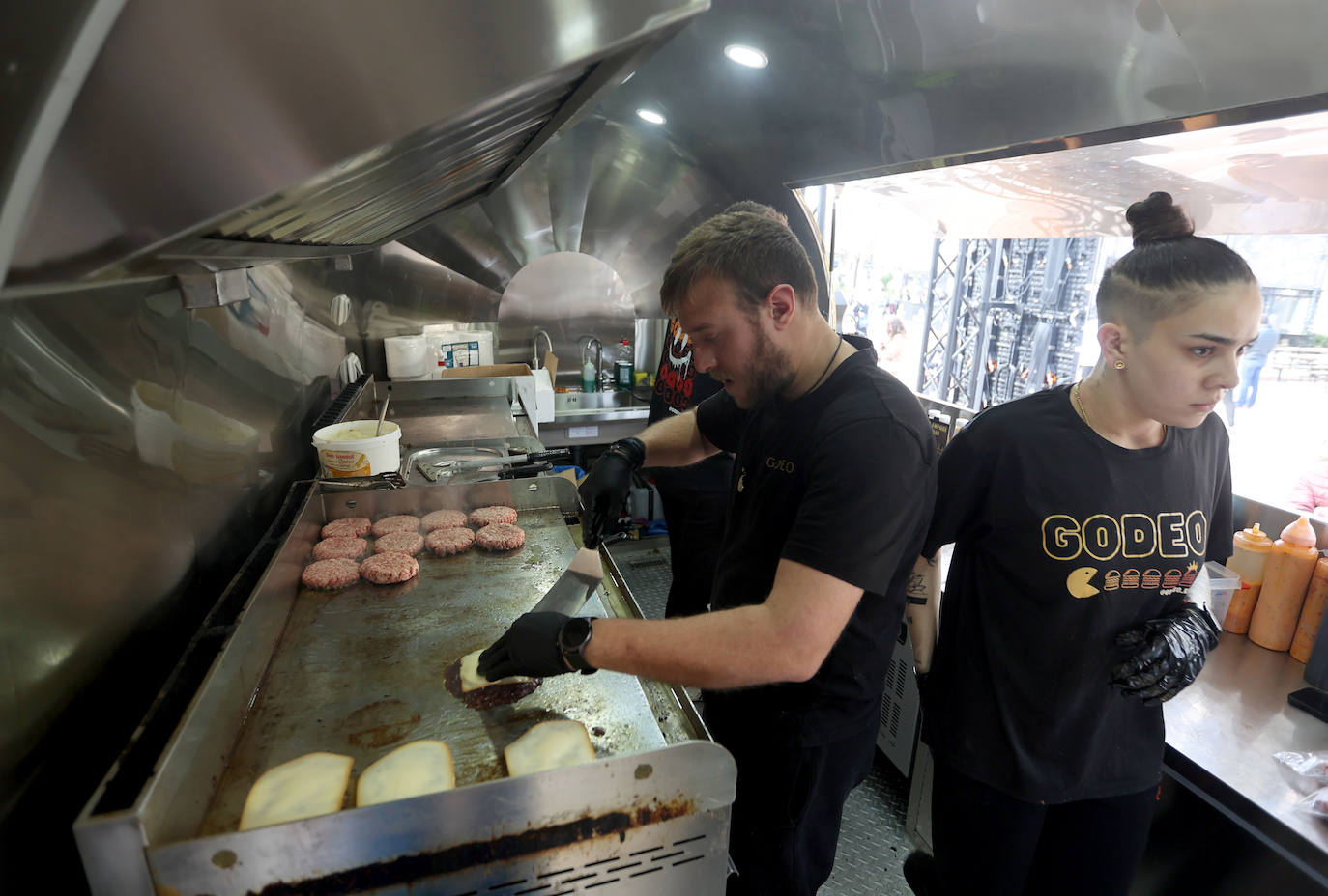 La multitudinaria Champions Burger en Córdoba, en imágenes