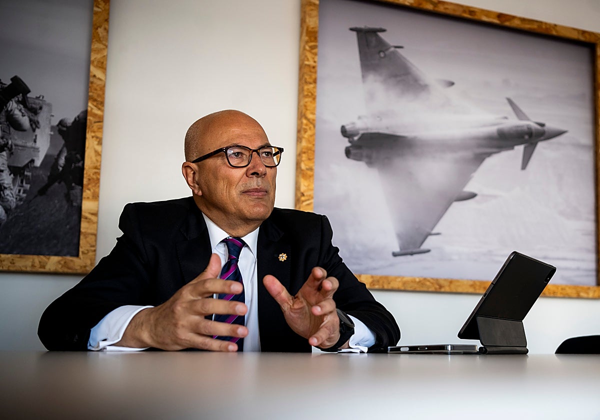 El ex secretario de Estado de Defensa, Ángel Olivares, en un momento de la entrevista