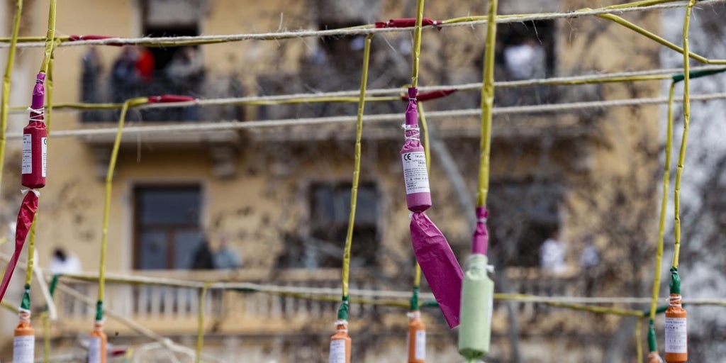 Mascletà de las Fallas de Valencia 2025 hoy, domingo 2 de marzo, en directo: última hora desde la Plaza del Ayuntamiento