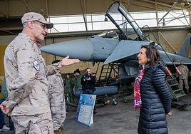 Los Ejércitos piden a Robles más cazas, buques y personal