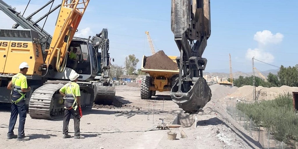 El AVE a Almería, pendiente de los retrasos en las obras de Murcia