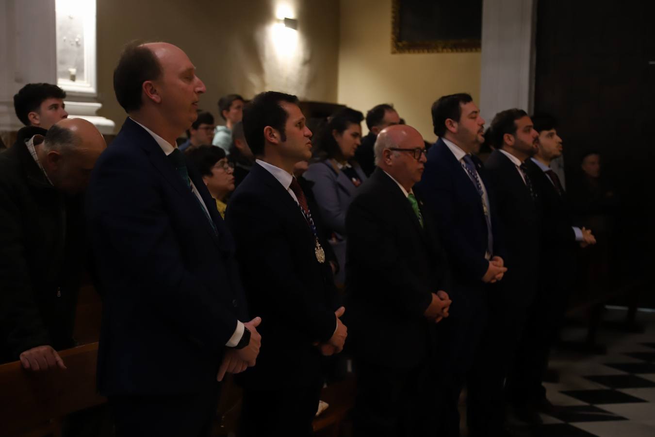 La deslumbrante bambalina lateral del palio de la Piedad de Córdoba, en imágenes