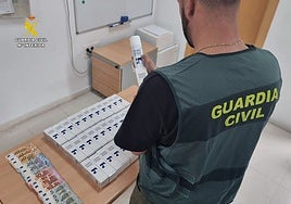 Detienen a dos jóvenes por vender cloretilo en una discoteca de Alicante