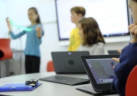 Innovación y bienestar en el aula: docentes frente al reto digital