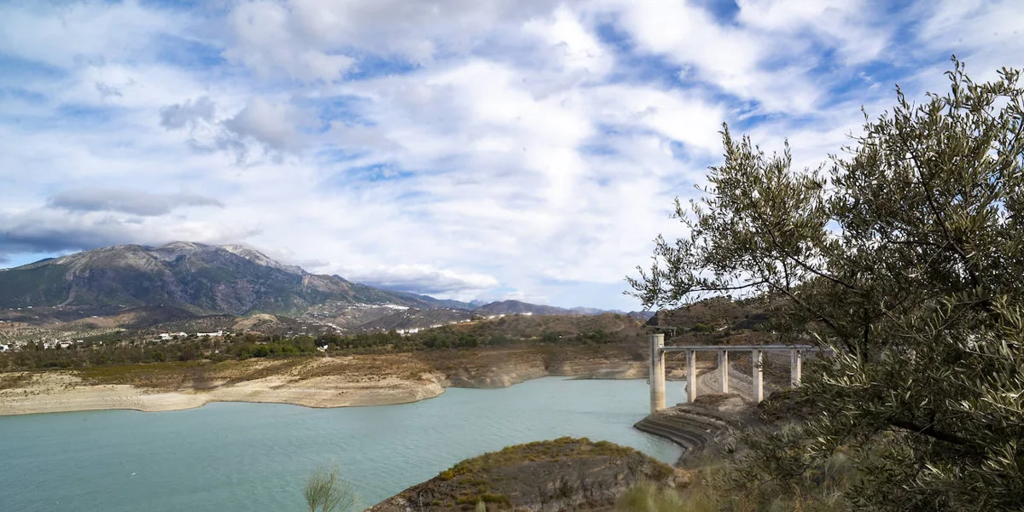 Los pantanos de Málaga casi duplican las reservas que tenían hace un año