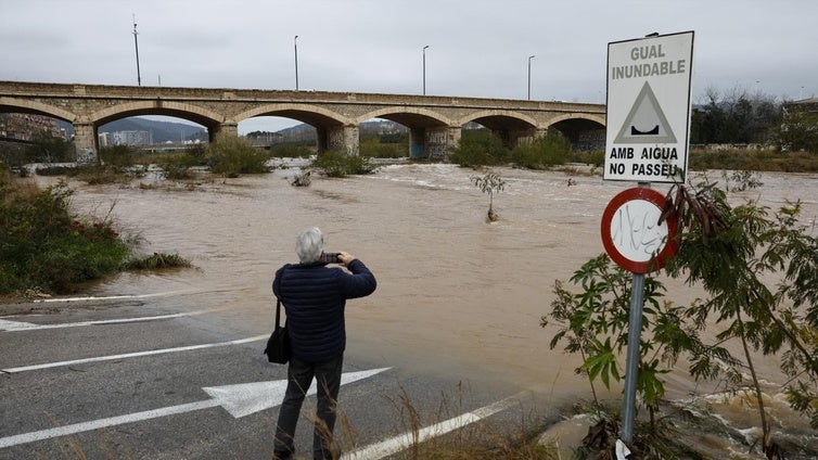 Sanidad suspende las consultas médicas en Castellón, Valencia y dos áreas de Alicante por el temporal