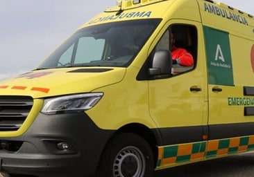 Una ambulancia del 061 andaluz