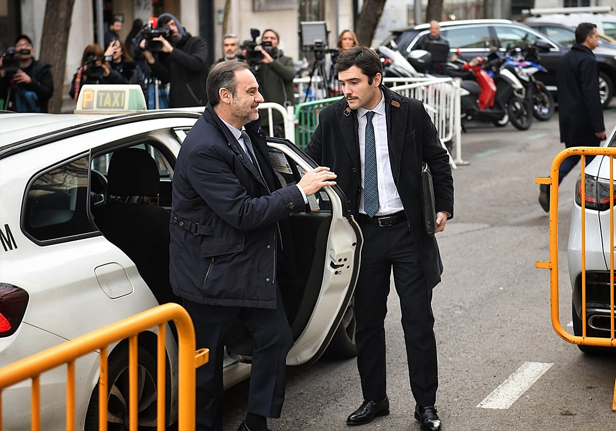 El exministro de Transportes, José Luis Ábalos, en el Tribunal Supremo