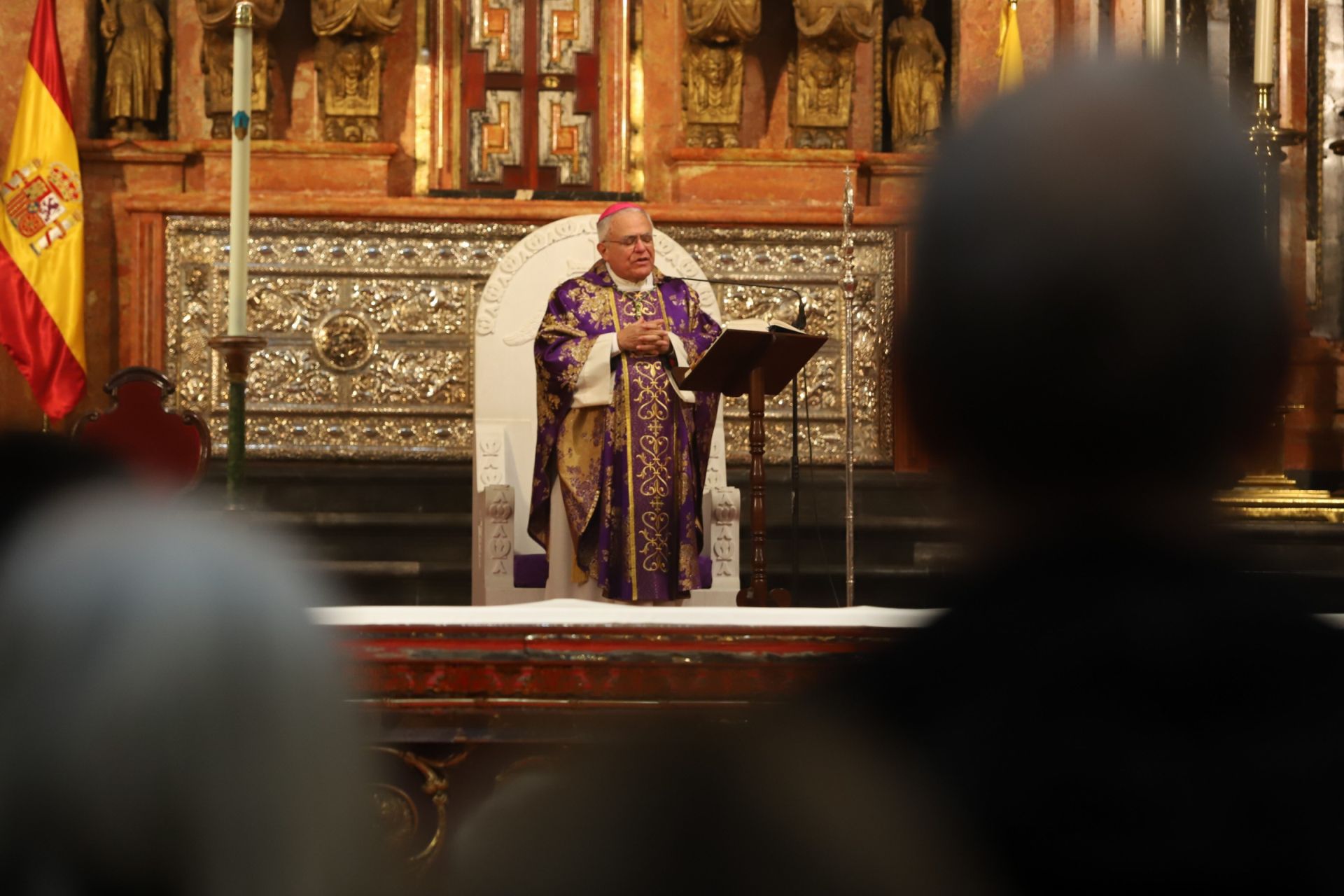 La misa del Miércoles de Ceniza en la Catedral de Córdoba, en imágenes