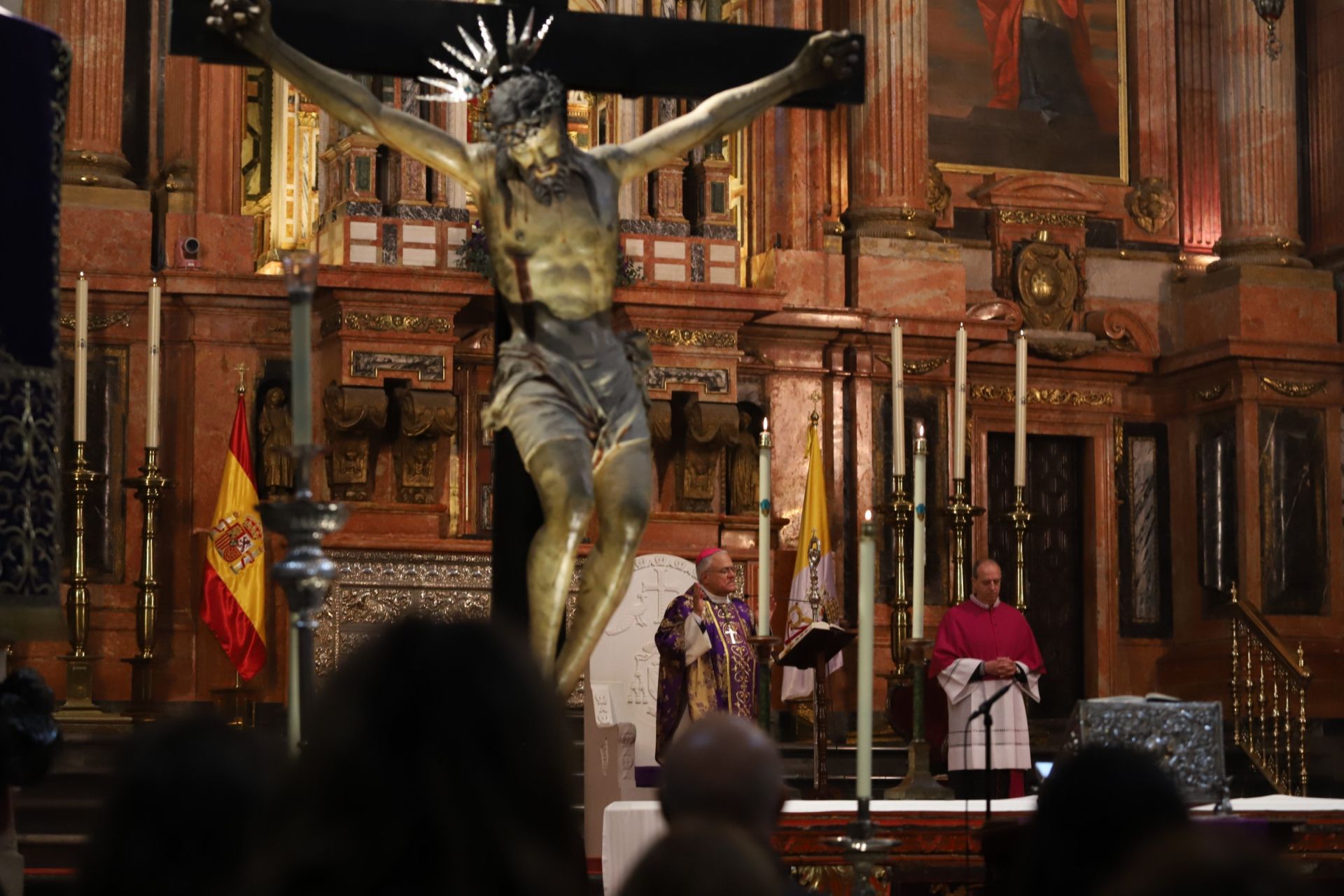 La misa del Miércoles de Ceniza en la Catedral de Córdoba, en imágenes