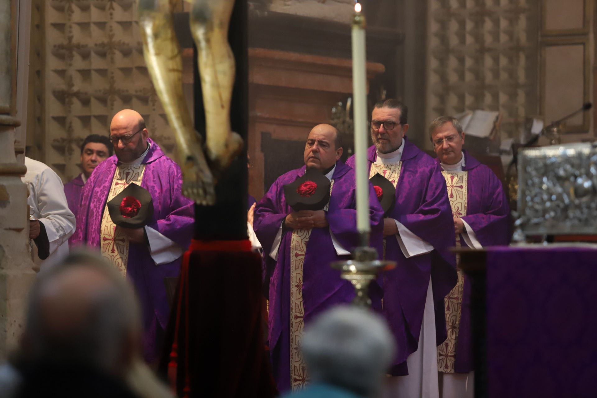 La misa del Miércoles de Ceniza en la Catedral de Córdoba, en imágenes
