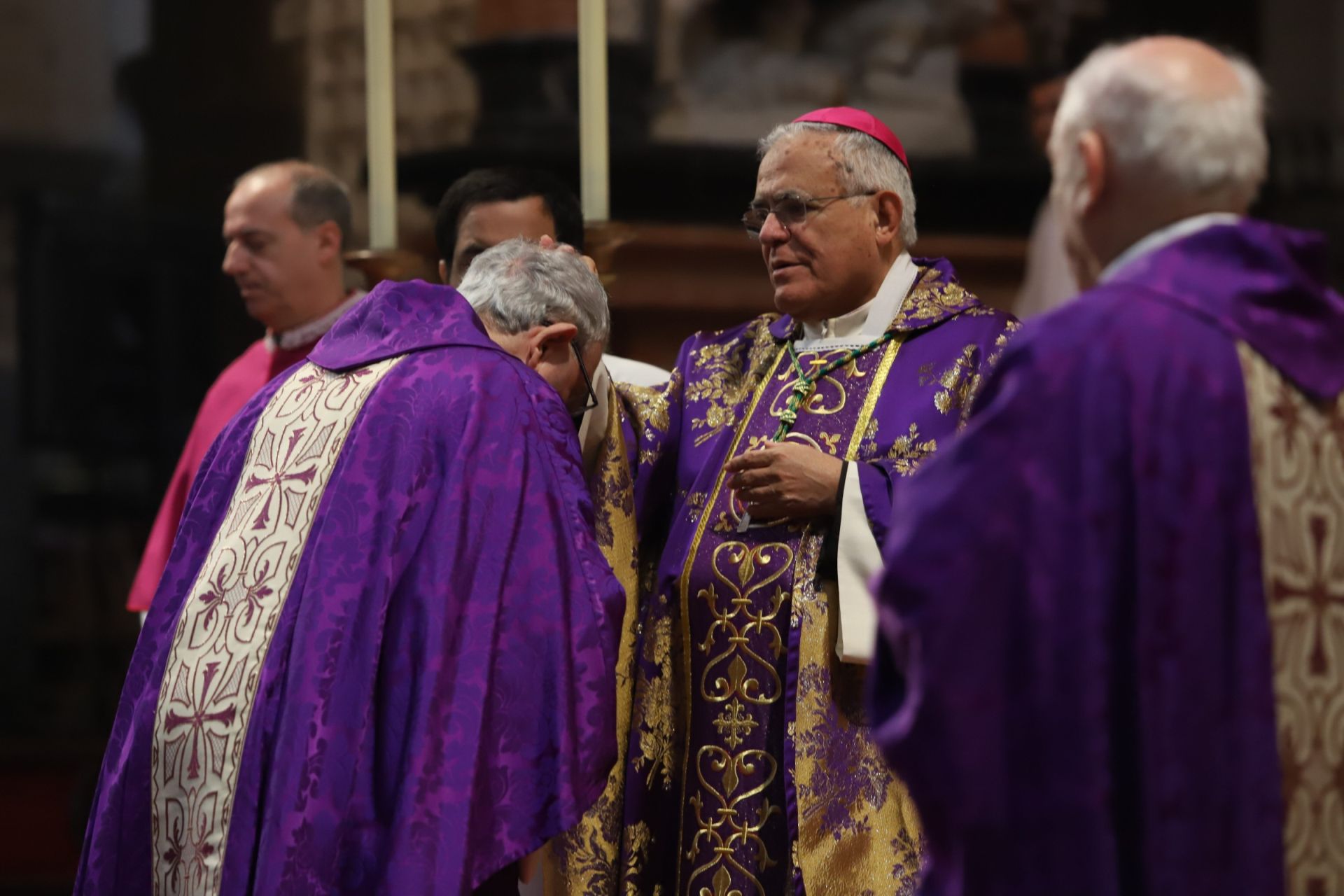 La misa del Miércoles de Ceniza en la Catedral de Córdoba, en imágenes