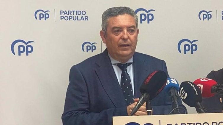 El diputado y vicepresidente del PP en las Cortes Santiago Lucas-Torres, ingresado tras un episodio vascular