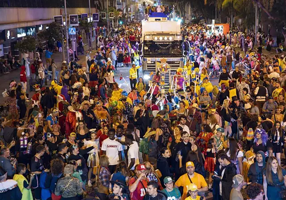 Cabalgata del Carnaval de Las Palmas de Gran Canaria en foto de archivo