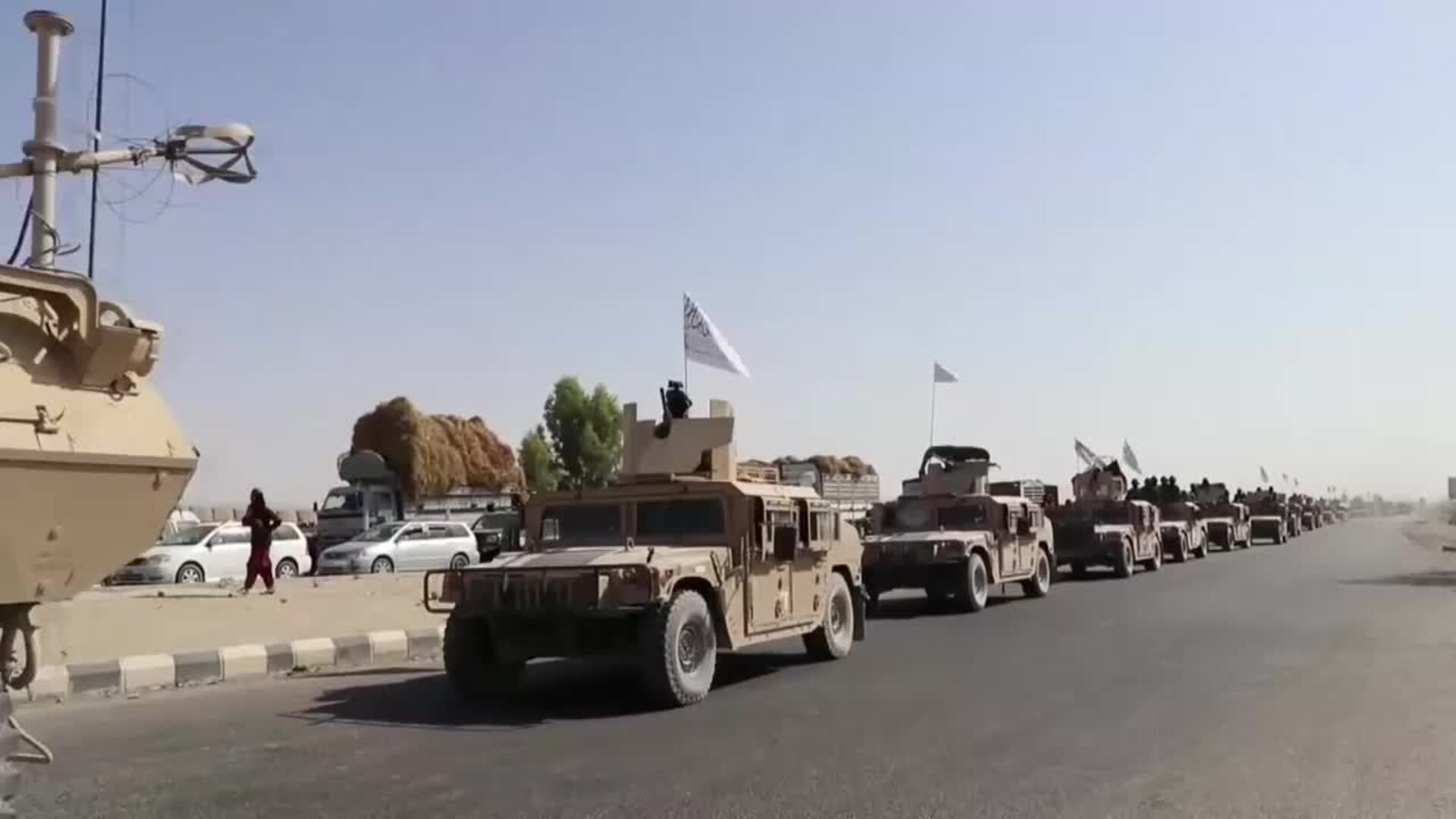 Talibanes y EE.UU chocan por el arsenal dejado en Afganistán en 2021