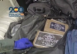 Golpe a la Mocro Maffia en Marbella: La Policía les incauta 900 kilos de cocaína en un parking