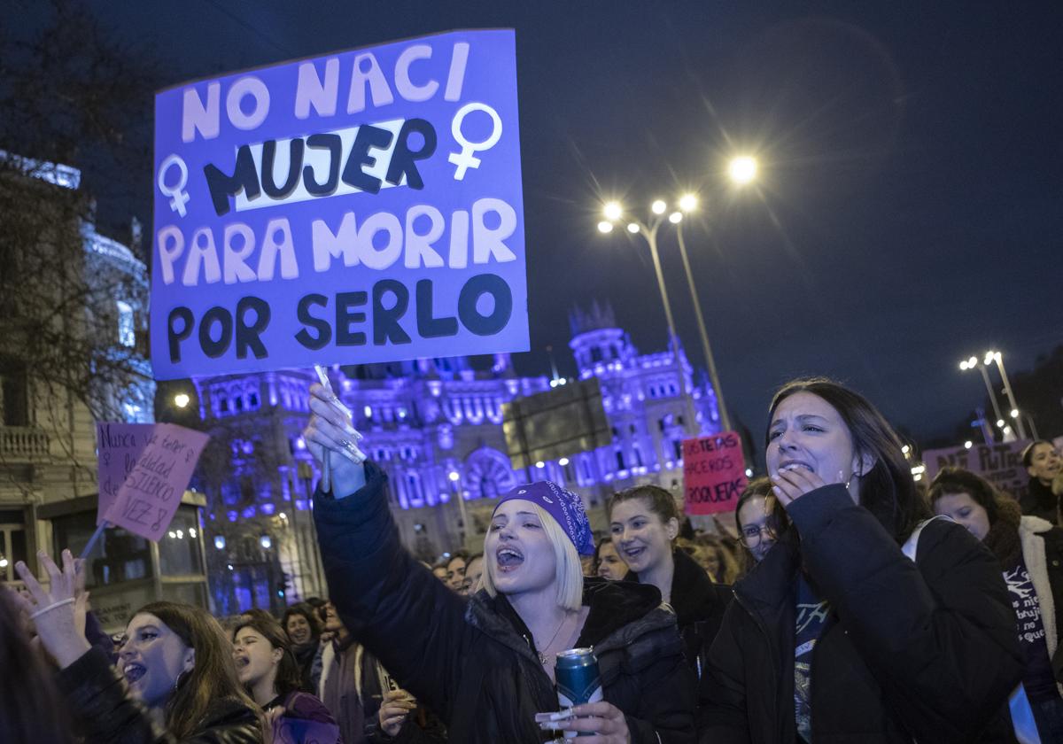 Por qué hay dos manifestaciones diferentes para reivindicar el 8-M en el Día de la Mujer