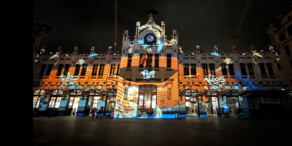 El Roig Arena crea un espectáculo de videomapping que se proyectará en la fachada de la Estación del Norte de Valencia