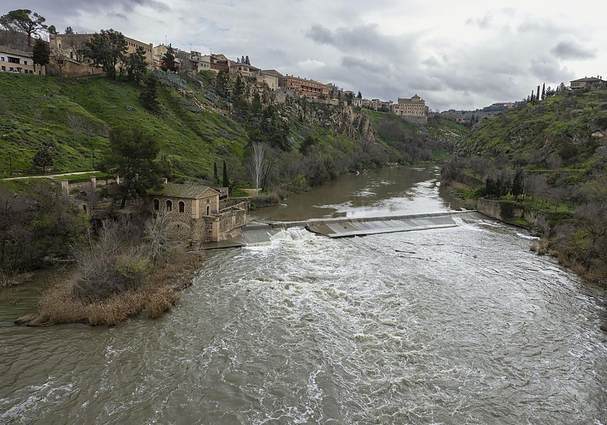 Caudal del Tajo a su paso por Toledo tras las últimas lluvias