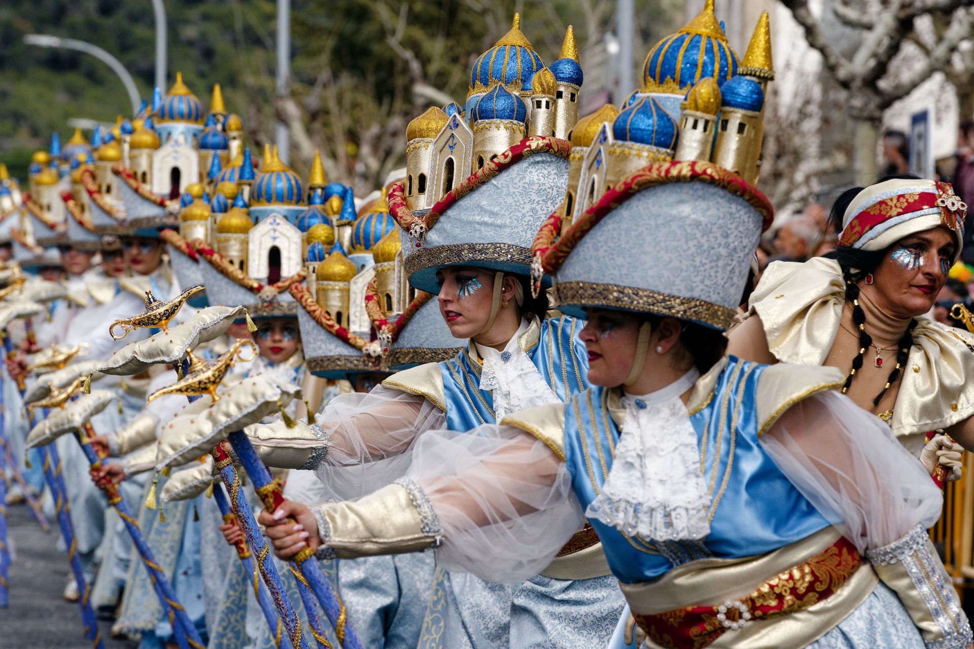 Carnaval de Cebreros: los disfraces se adueñan del Domingo de Piñata