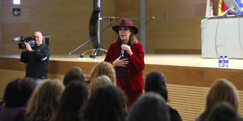 Mabel Lozano: «La adicción a la pornografía es tan salvaje como la cocaína»