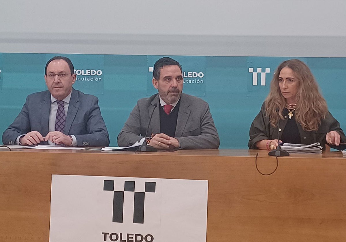 Jesús Guerrero, Joaquín Romera y Ana Belén Fernández en la presentación del programa de ayudas