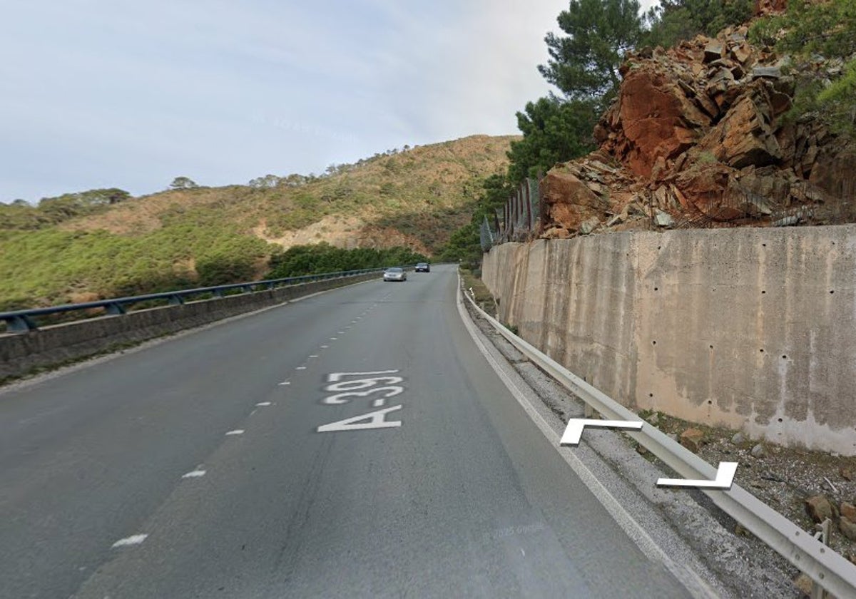 Carretera que permanece cortada