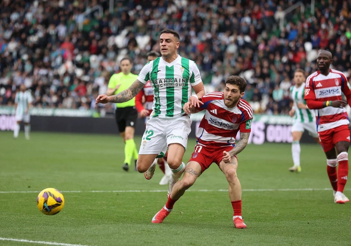 Carlos Isaac durante el partido ante el Granada en El Arcángel