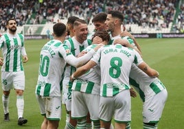 El Córdoba CF se mira en el espejo del último ascenso a Primera: más puntos, pero lejos del play off