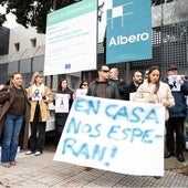 Concentración de trabajadores y educadores sociales, tras el crimen de Belén