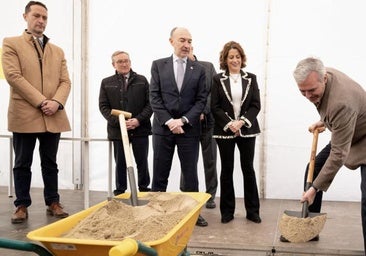 Pistoletazo de salida al nuevo hangar que producirá estratosféricos en el aeropuerto de Teruel