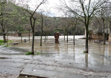 Inundados dos tramos de la senda ecológica por la crecida del Tajo a su paso por la ciudad de Toledo