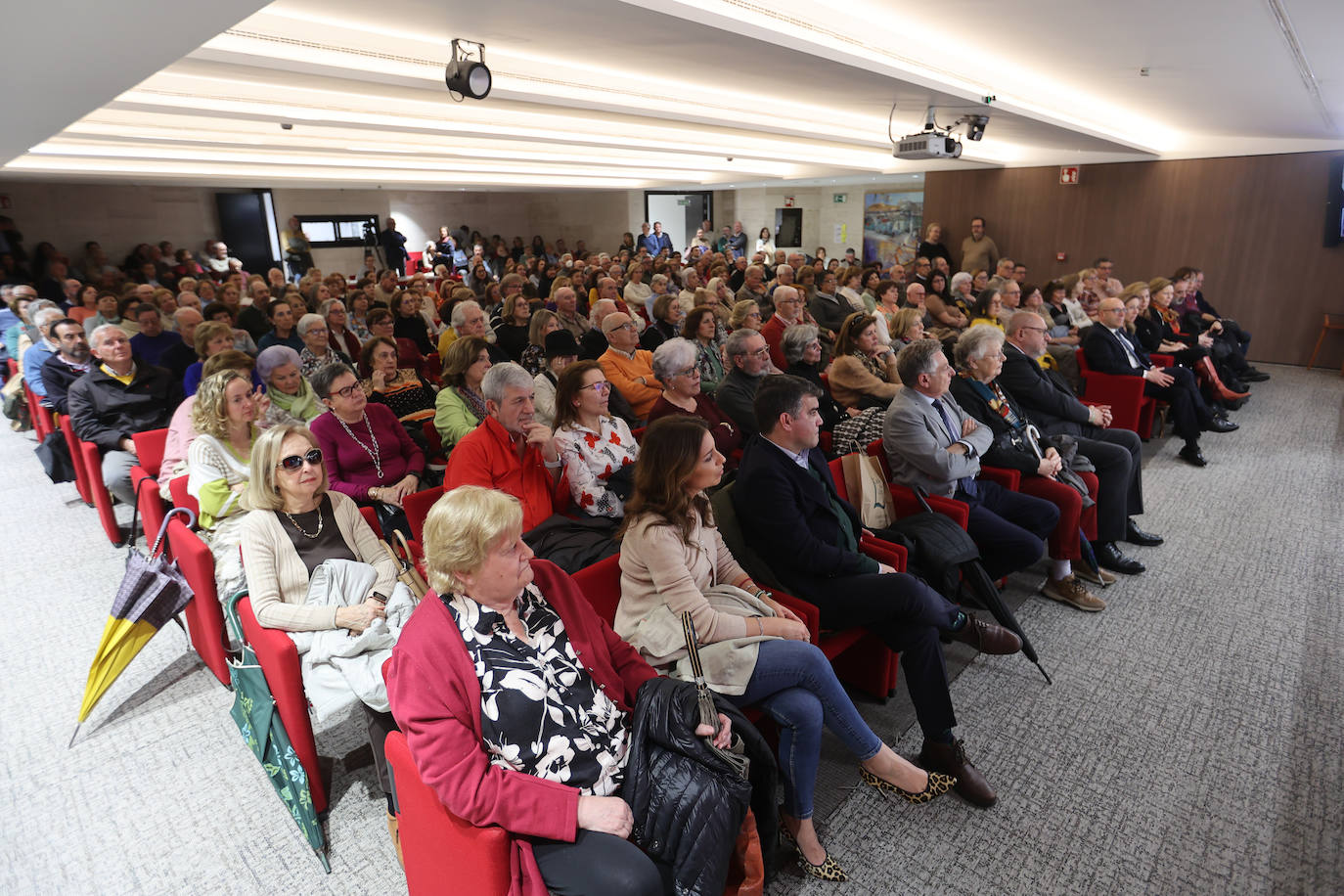 La presentación del libro &#039;Dueños del mundo&#039;, de José Calvo Poyato, en imágenes