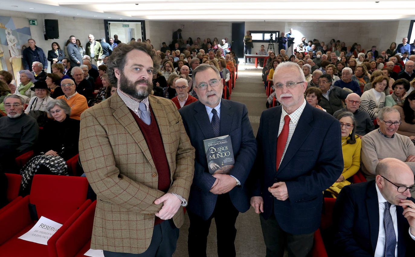 La presentación del libro &#039;Dueños del mundo&#039;, de José Calvo Poyato, en imágenes