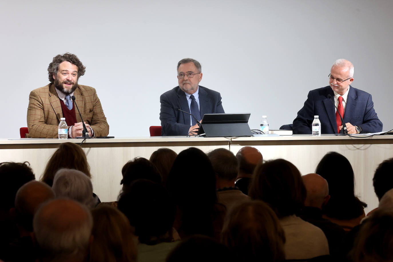 La presentación del libro &#039;Dueños del mundo&#039;, de José Calvo Poyato, en imágenes