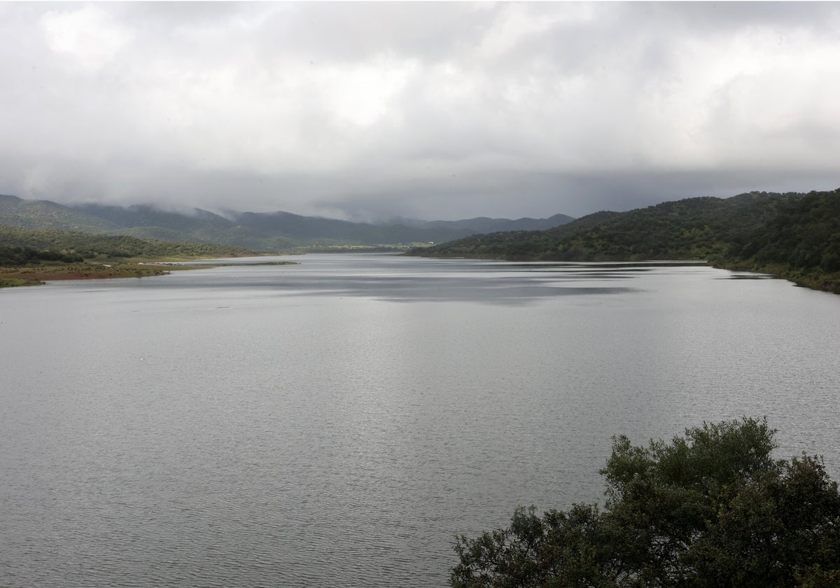 Panorámica del embalse de San Rafael Navallana, el más cercano al curso del Guadalquivir por Córdoba