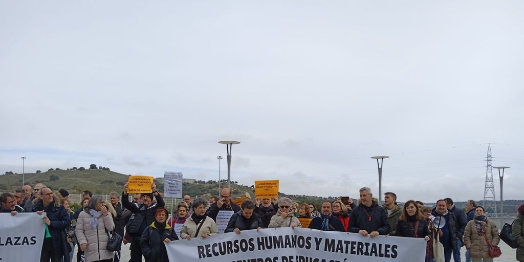 Los sindicatos de personal laboral de Educación exigen a la Junta la cobertura de todas las plazas