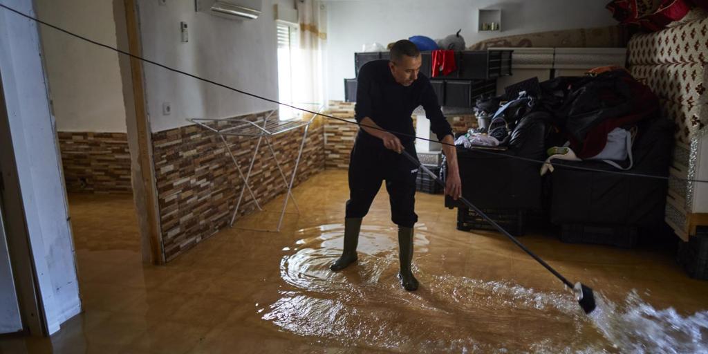 Las Sabinas, un poblado con el agua la cuello por las lluvias