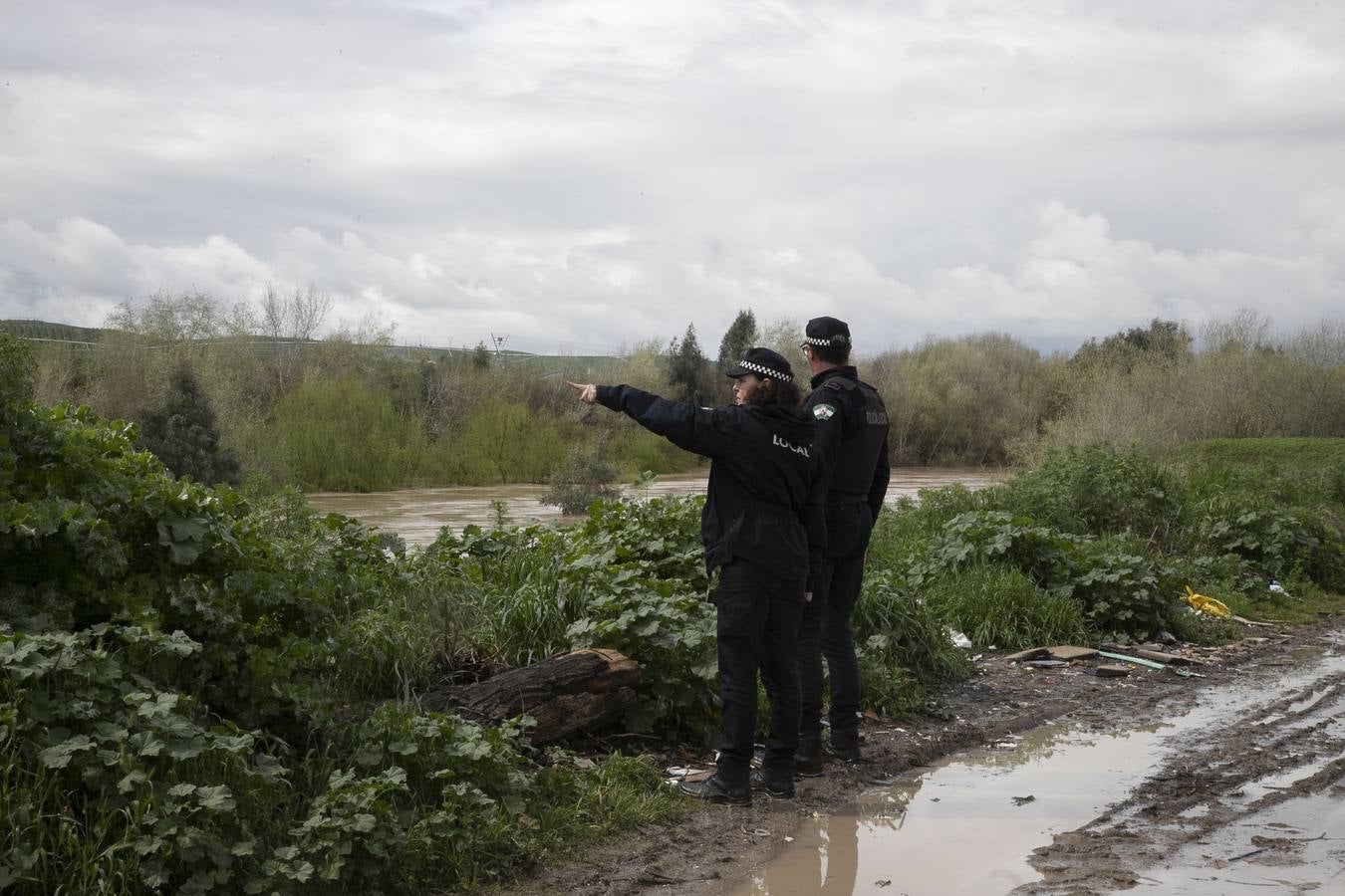 Inquietud y tensión en las parcelas más cercanas al río en Córdoba