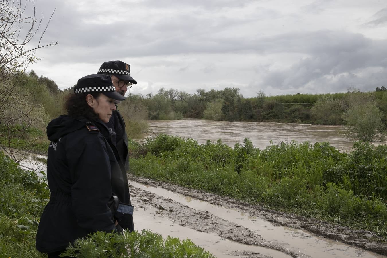 Inquietud y tensión en las parcelas más cercanas al río en Córdoba