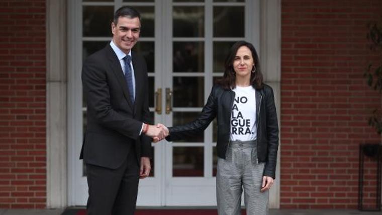 Sánchez y Belarra se saludaron el jueves a la famosa escalinata de La Moncloa antes de su reunión