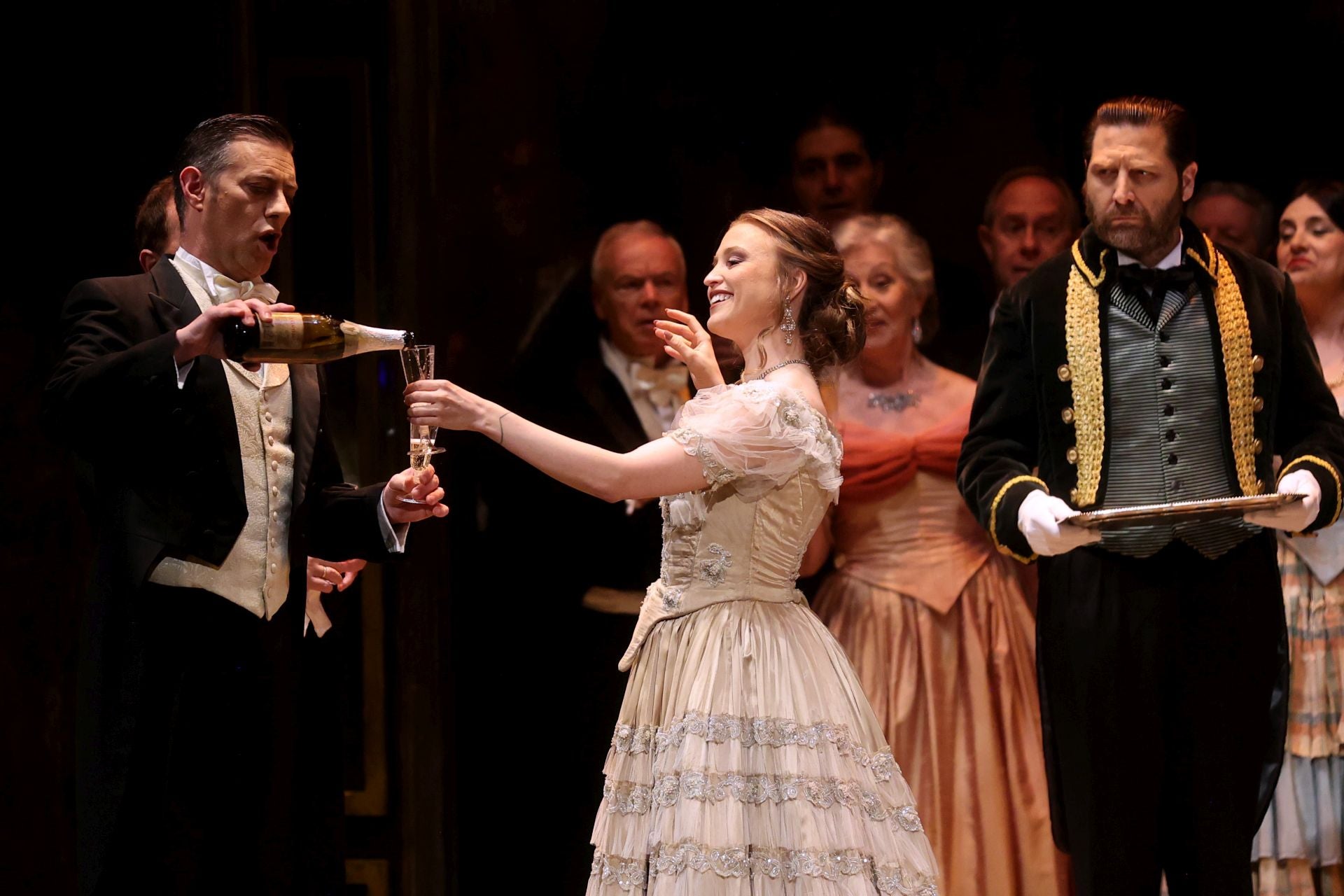 &#039;La Traviata&#039; lleva al Gran Teatro de Córdoba la ópera más clásica, en imágenes