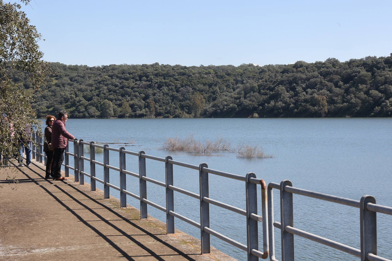 Los embalses de San Rafael de Navallana y Guadalmellato rozan el lleno absoluto, en imágenes