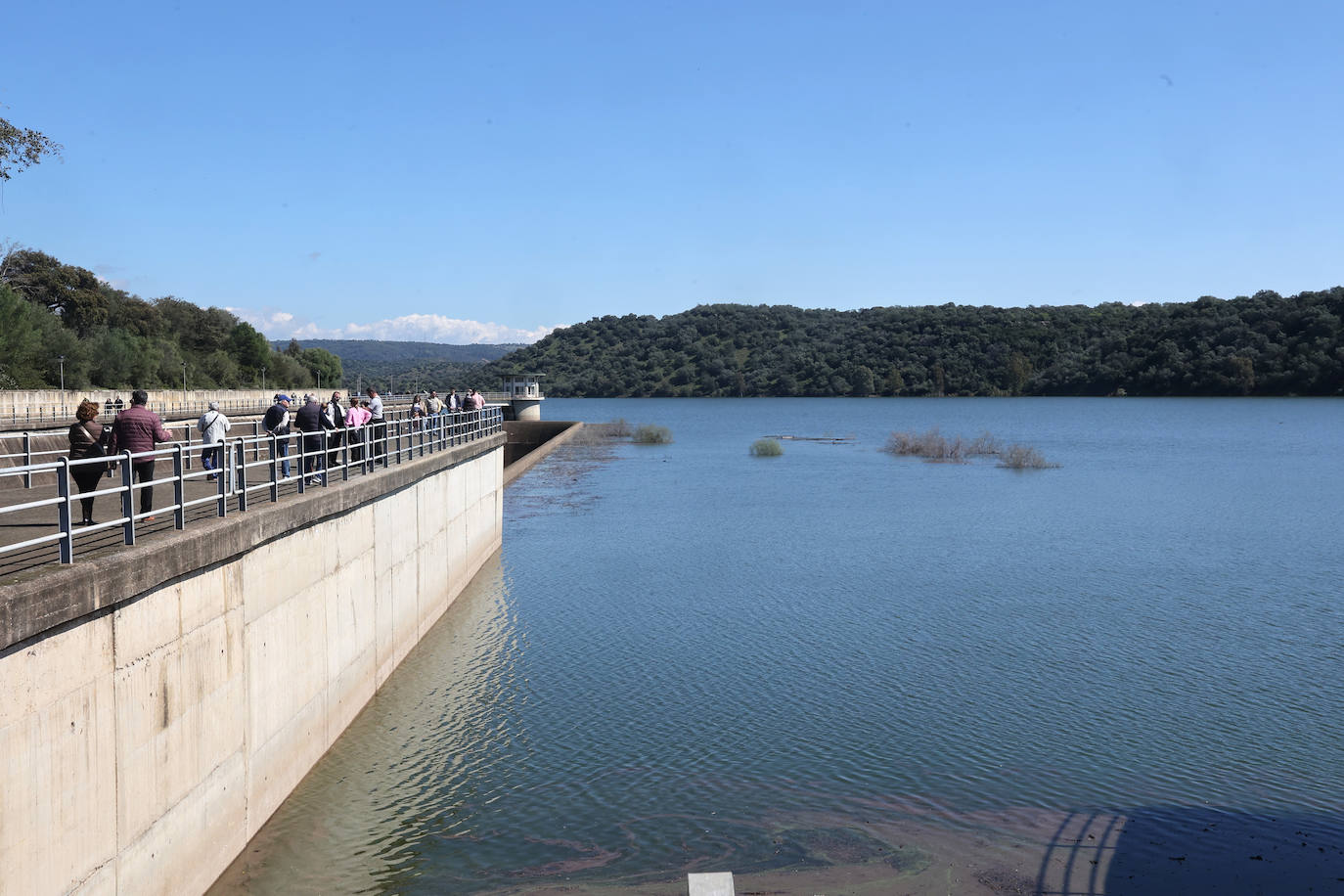 Los embalses de San Rafael de Navallana y Guadalmellato rozan el lleno absoluto, en imágenes