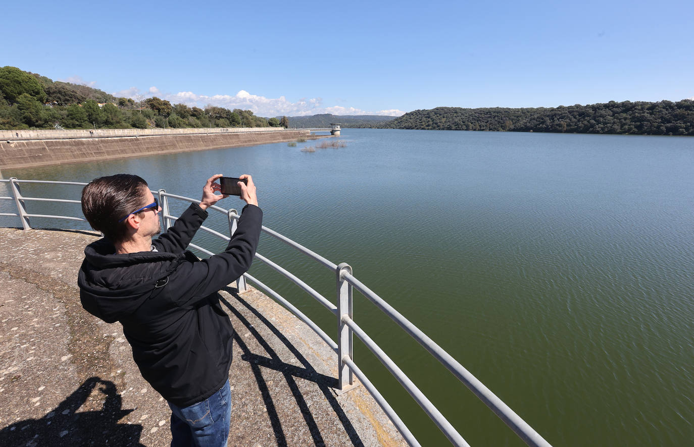 Los embalses de San Rafael de Navallana y Guadalmellato rozan el lleno absoluto, en imágenes