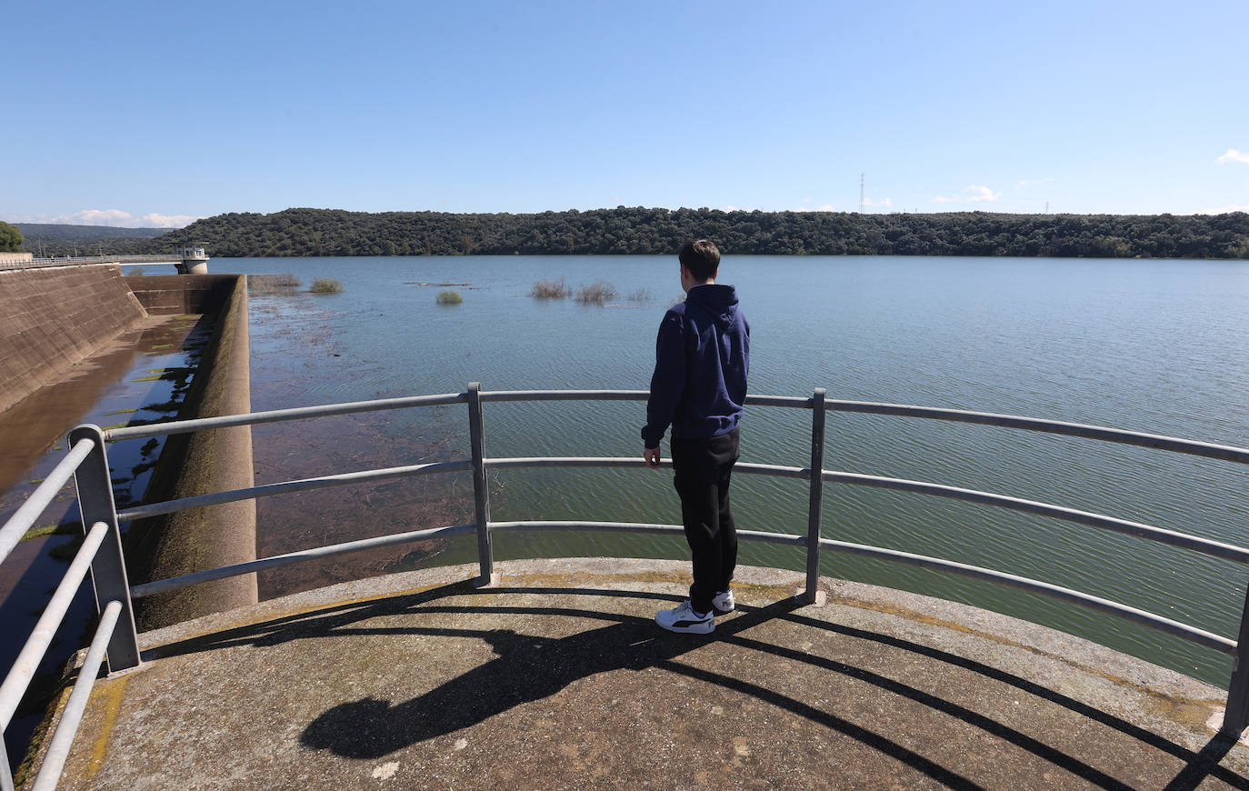 Los embalses de San Rafael de Navallana y Guadalmellato rozan el lleno absoluto, en imágenes